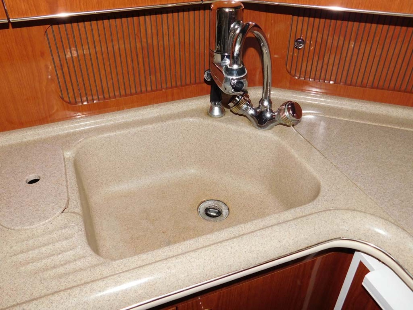Sea Ray-420 Aft Cabin Motor Yacht 2002-TRAVELER Merritt Island-Florida-United States-Corian Countertop and Sink-1749397 | Thumbnail