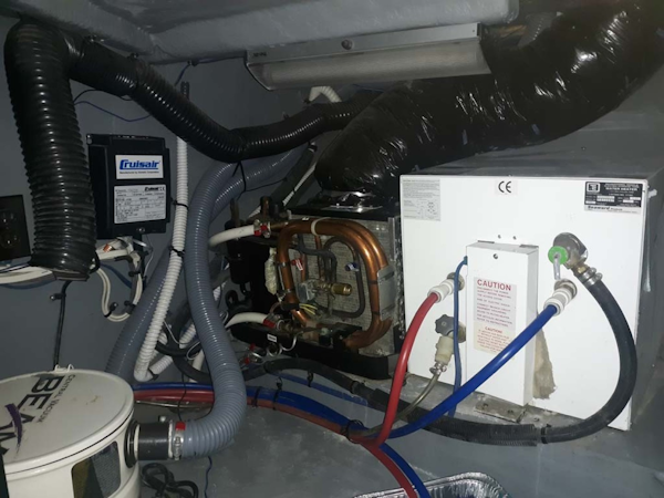 Sea Ray-420 Aft Cabin Motor Yacht 2002-TRAVELER Merritt Island-Florida-United States-Cruiseair and Hot Water Heater-1749449