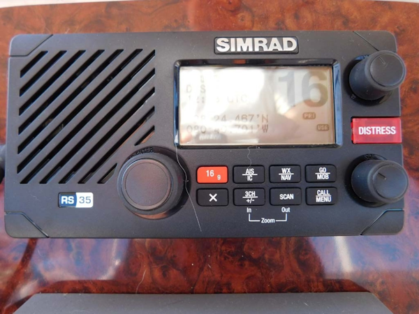 Sea Ray-420 Aft Cabin Motor Yacht 2002-TRAVELER Merritt Island-Florida-United States-Simrad VHF RS35-1749430