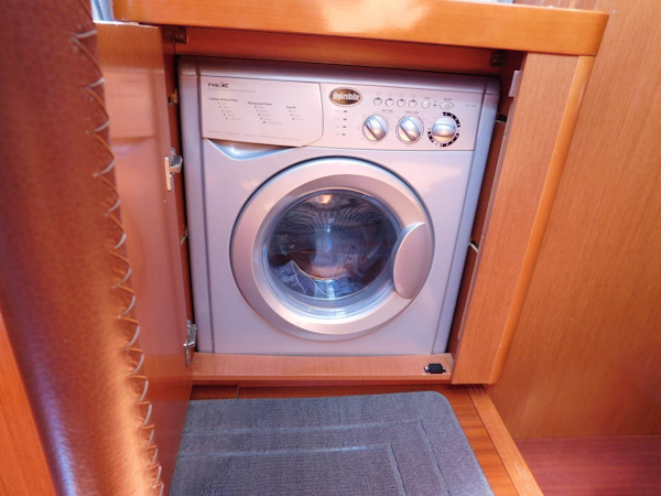 Beneteau-Oceanis 60 2016-Sweet Dreams Cape Canaveral-Florida-United States-Washer and Dryer-1749716