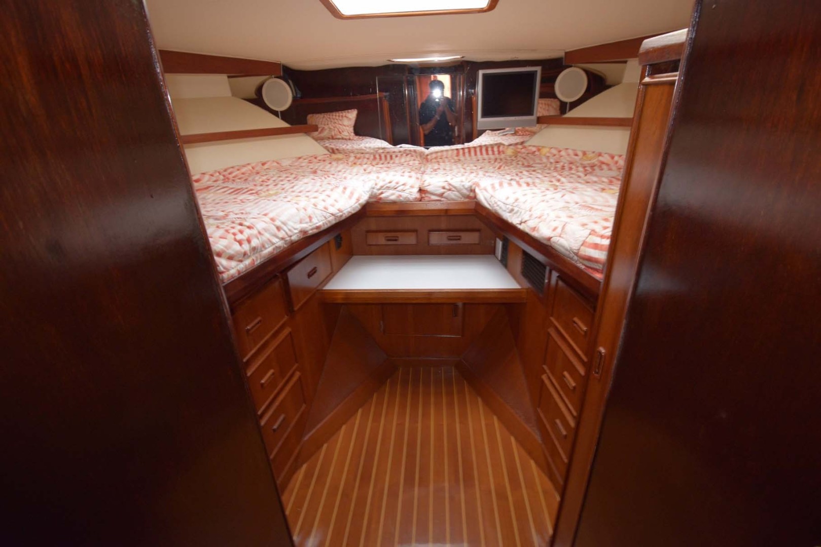 Bertram-54 Convertible 1981-Extractor Marathon-Florida-United States-Forward Stateroom-1807127 | Thumbnail