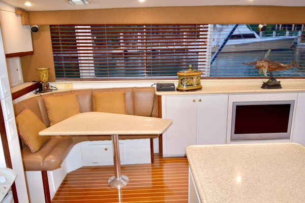 Bertram-54 Convertible 1981-Extractor Marathon-Florida-United States-Dinette-1807121