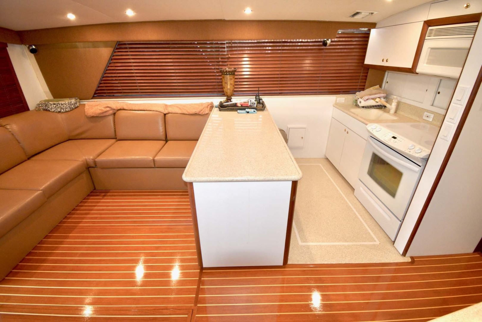 Bertram-54 Convertible 1981-Extractor Marathon-Florida-United States-Salon Seating and Galley-1807117 | Thumbnail