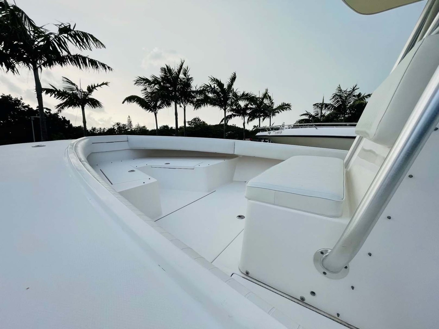 Regulator-32FS 2006-End Game Islamorada-Florida-United States-Bow Seating-1776401 | Thumbnail