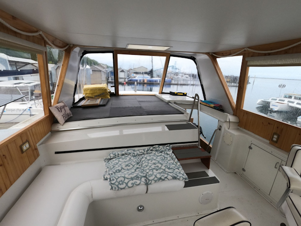 Californian-52 Cockpit Motor Yacht 1990-Thisle Dew Port Angeles-Washington-United States-Flybridge Looking Aft-1776694