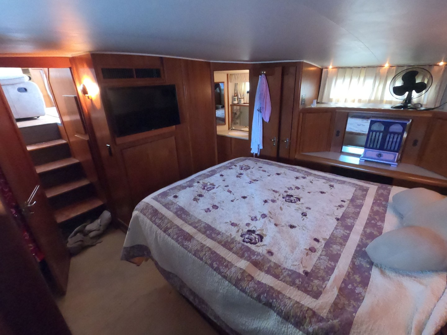 Californian-52 Cockpit Motor Yacht 1990-Thisle Dew Port Angeles-Washington-United States-Master Stateroom-1776687 | Thumbnail