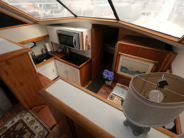 Californian-52 Cockpit Motor Yacht 1990-Thisle Dew Port Angeles-Washington-United States-View of Galley to Port and Seating to Starboard from Salon-1776683