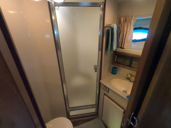 Californian-52 Cockpit Motor Yacht 1990-Thisle Dew Port Angeles-Washington-United States-VacuFlush Head and Full Shower-1776691