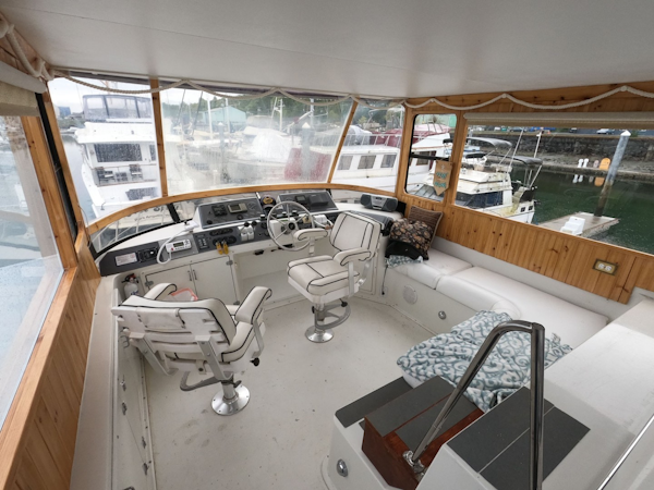 Californian-52 Cockpit Motor Yacht 1990-Thisle Dew Port Angeles-Washington-United States-Fixed Bridge Enclosure with Shades And New Interior Seating-1776693