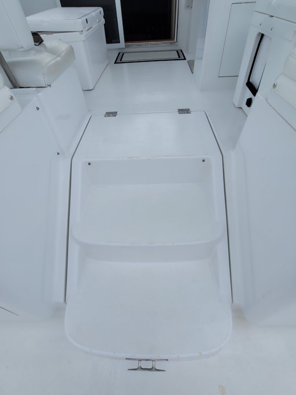 Liberty-Express Sportfish 2003-Silver Fox II Marathon-Florida-United States-Engine Compartment Closed-1780349