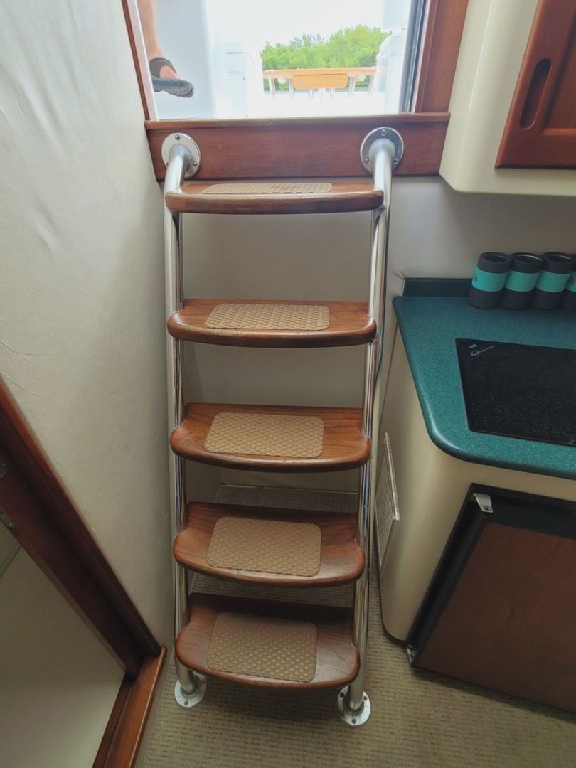 Liberty-Express Sportfish 2003-Silver Fox II Marathon-Florida-United States-Cabin Entry-1780299 | Thumbnail