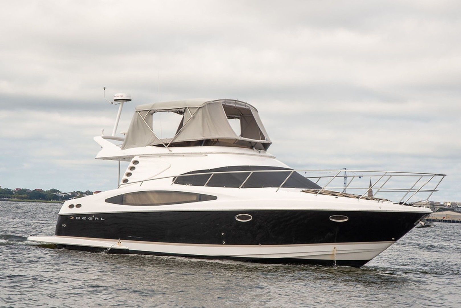 Regal-3880 Commodore Sedan 2006-Goddess Mount Pleasant-South Carolina-United States-Starboard Bow View-1782973 | Thumbnail