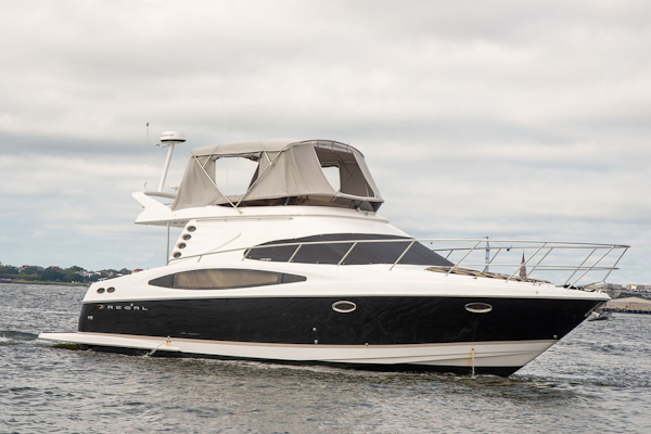Regal-3880 Commodore Sedan 2006-Goddess Mount Pleasant-South Carolina-United States-Starboard Bow View-1782973