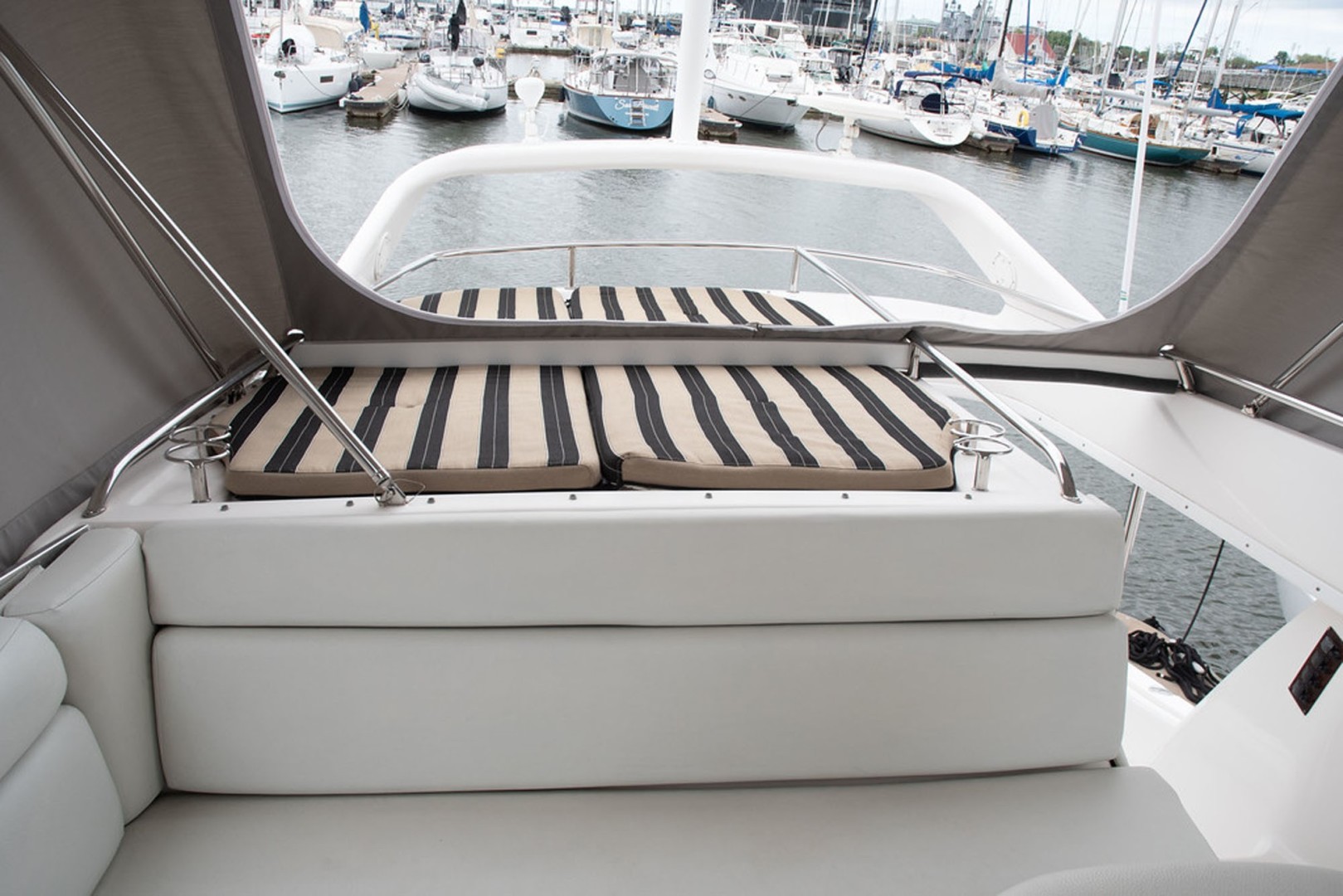 Regal-3880 Commodore Sedan 2006-Goddess Mount Pleasant-South Carolina-United States-Flybridge Aft Sunpad-1782990 | Thumbnail