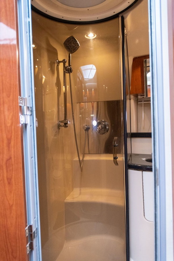 Regal-3880 Commodore Sedan 2006-Goddess Mount Pleasant-South Carolina-United States-Shower-1782969