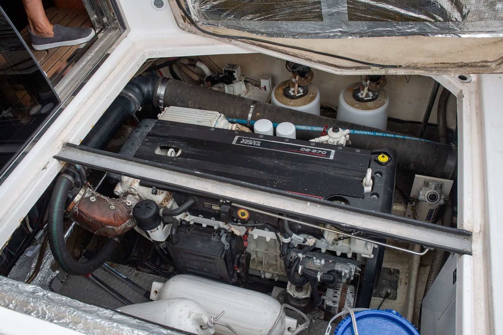 Regal-3880 Commodore Sedan 2006-Goddess Mount Pleasant-South Carolina-United States-Engine Compartment-1782997 | Thumbnail