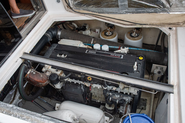 Regal-3880 Commodore Sedan 2006-Goddess Mount Pleasant-South Carolina-United States-Engine Compartment-1782997