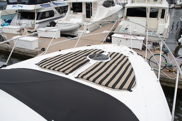 Regal-3880 Commodore Sedan 2006-Goddess Mount Pleasant-South Carolina-United States-Foredeck-1782975