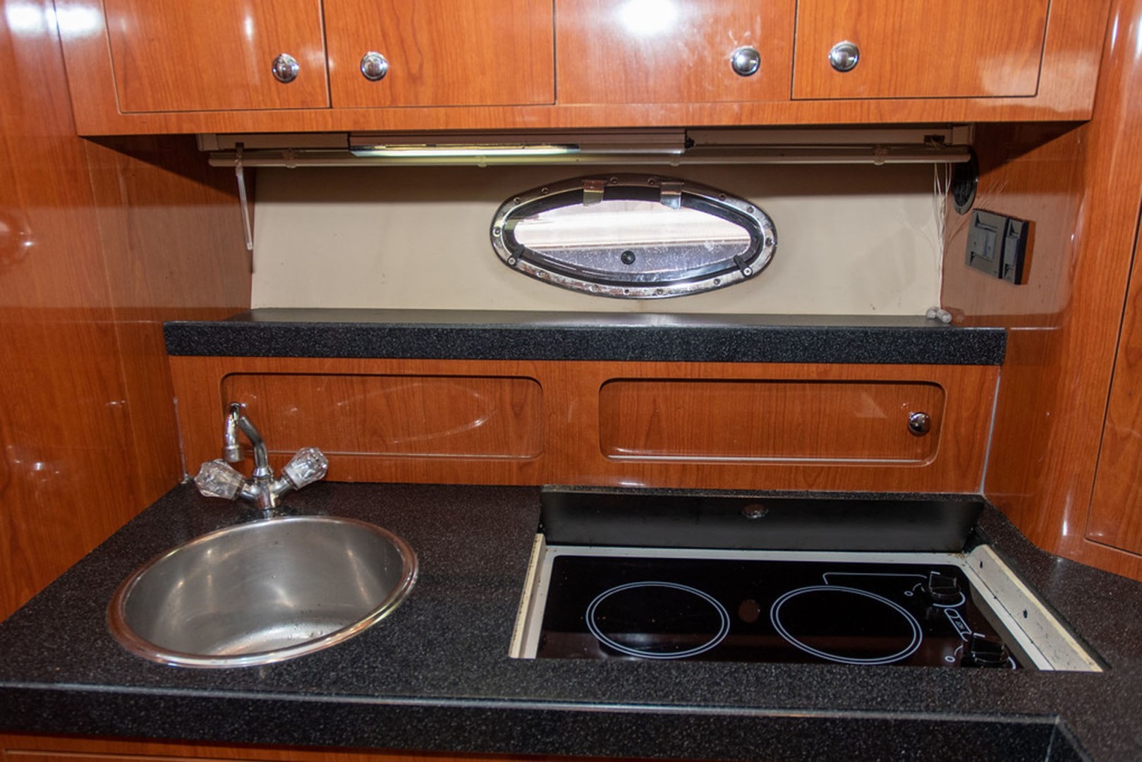 Regal-3880 Commodore Sedan 2006-Goddess Mount Pleasant-South Carolina-United States-Hidden 2-Burner Stove-1782966 | Thumbnail