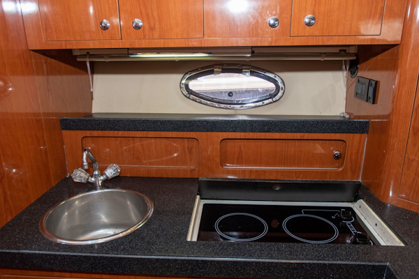 Regal-3880 Commodore Sedan 2006-Goddess Mount Pleasant-South Carolina-United States-Hidden 2-Burner Stove-1782966