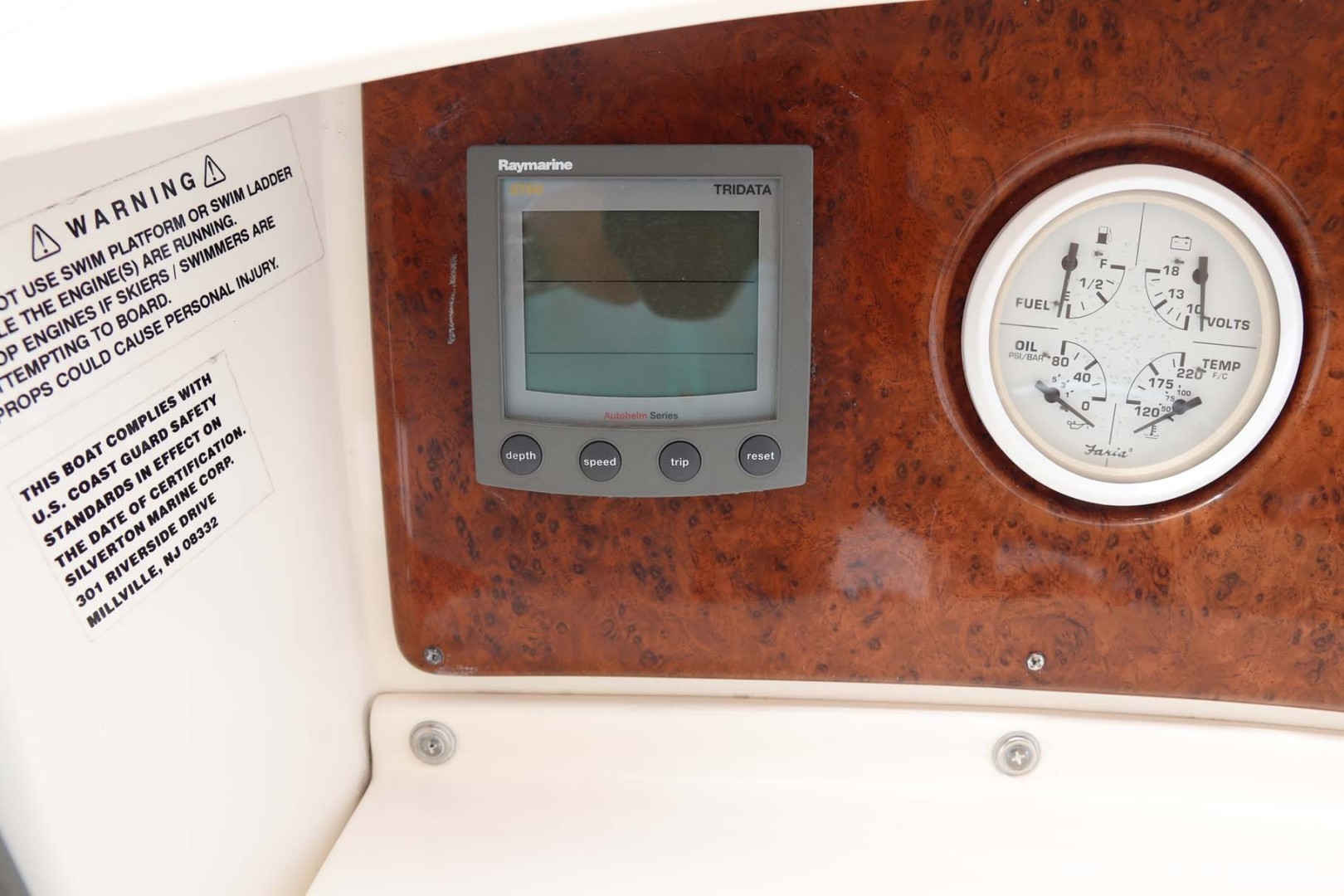 Silverton-Sport Bridge 380 2005-Koncubine Apollo Beach-Florida-United States-Raymarine Autohelm-1784224 | Thumbnail