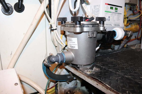 Silverton-Sport Bridge 380 2005-Koncubine Apollo Beach-Florida-United States-Engine Room-1784253