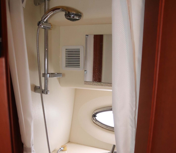 Silverton-Sport Bridge 380 2005-Koncubine Apollo Beach-Florida-United States-Shower-1784245