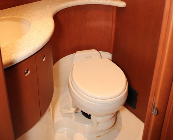 Silverton-Sport Bridge 380 2005-Koncubine Apollo Beach-Florida-United States-Toilet-1784242