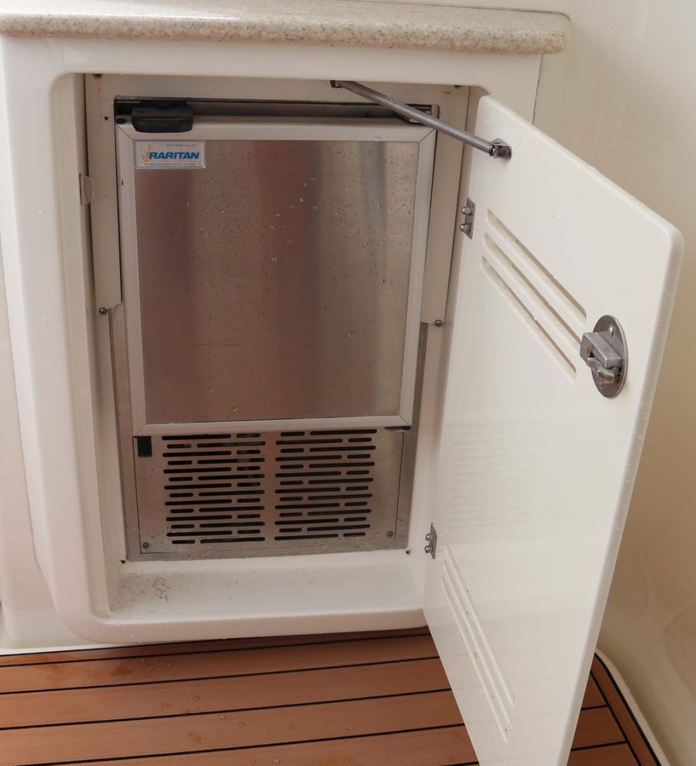 Silverton-Sport Bridge 380 2005-Koncubine Apollo Beach-Florida-United States-Raritan Ice Maker-1784231 | Thumbnail