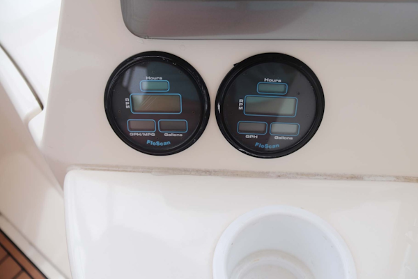 Silverton-Sport Bridge 380 2005-Koncubine Apollo Beach-Florida-United States-Gauges-1784227