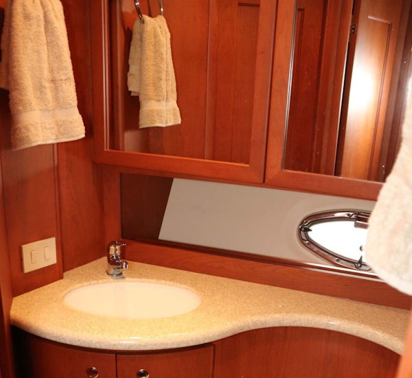 Silverton-Sport Bridge 380 2005-Koncubine Apollo Beach-Florida-United States-Head Sink-1784243