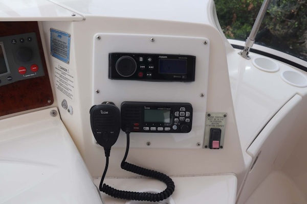 Silverton-Sport Bridge 380 2005-Koncubine Apollo Beach-Florida-United States-Fusion Radio and ICOM VHF-1784225