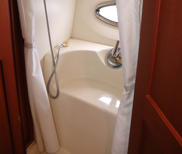 Silverton-Sport Bridge 380 2005-Koncubine Apollo Beach-Florida-United States-Shower-1784244