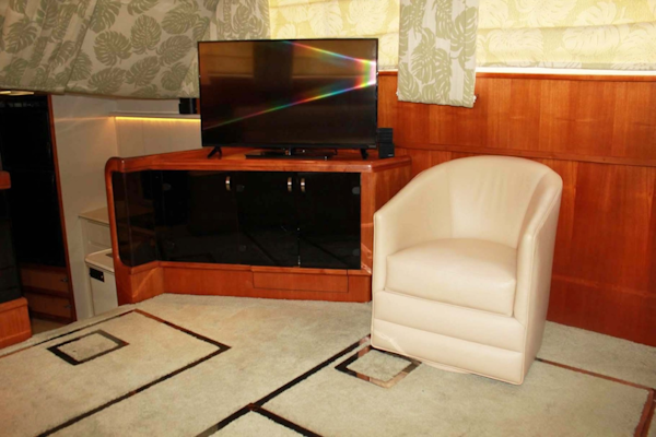 Viking-44 Double Cabin 1990-MY TURN Fort Myers-Florida-United States-Salon Chair and TV-1788592