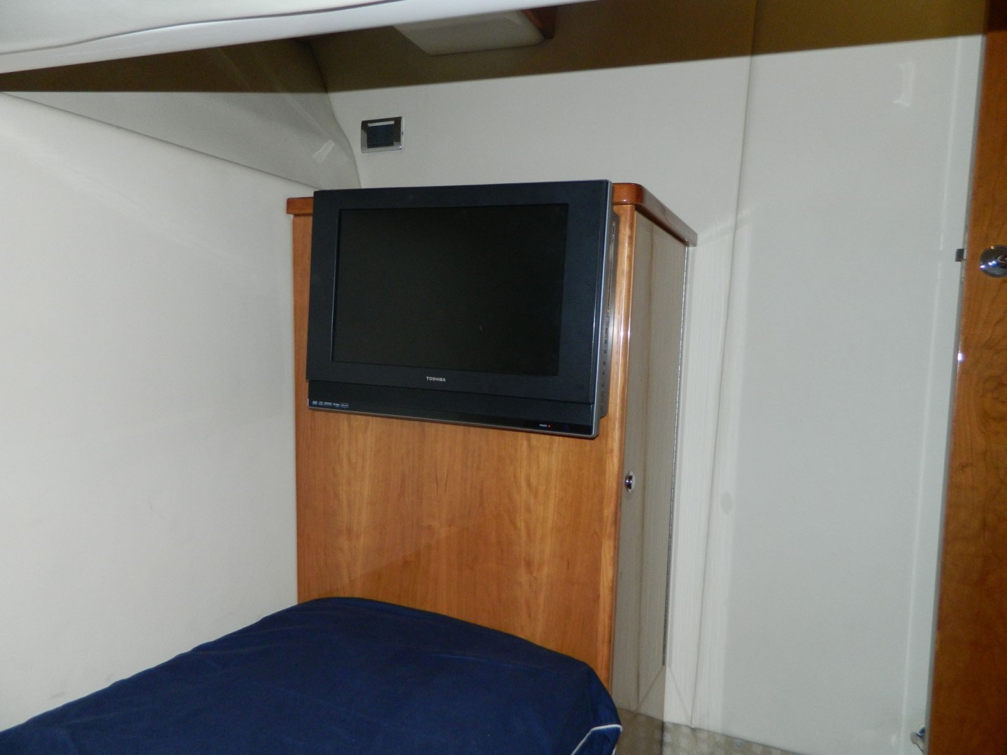 Riviera-Convertible 2008-WUDABOUT Palm City-Florida-United States-Port Guest Stateroom-1792880 | Thumbnail