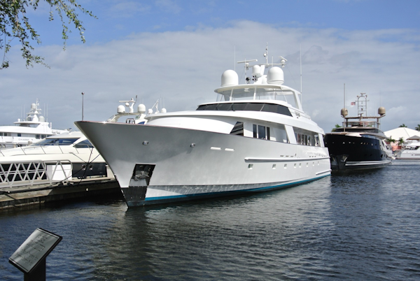Delta Marine-110 Raised Pilothouse 1994-Intrepid Fort Lauderdale-Florida-United States-Port Bow-1801906