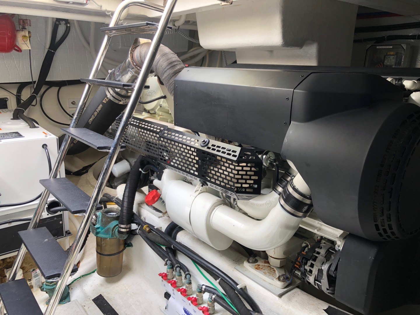 Sabre-Salon Express 2019-Rowe Boat Ponte Vedra Beach-Florida-United States-Engine Room Access-1808751 | Thumbnail