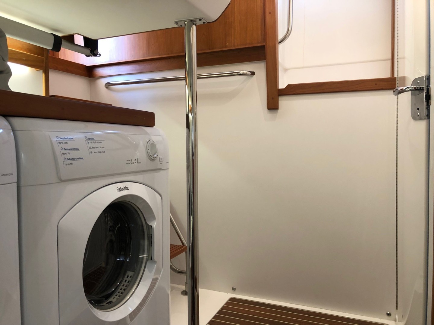 Sabre-Salon Express 2019-Rowe Boat Ponte Vedra Beach-Florida-United States-Washer and Dryer and Access to Crew Quarters-1808744 | Thumbnail