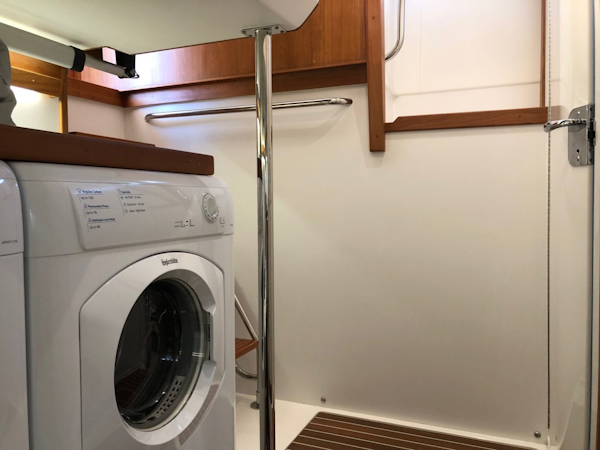 Sabre-Salon Express 2019-Rowe Boat Ponte Vedra Beach-Florida-United States-Washer and Dryer and Access to Crew Quarters-1808744