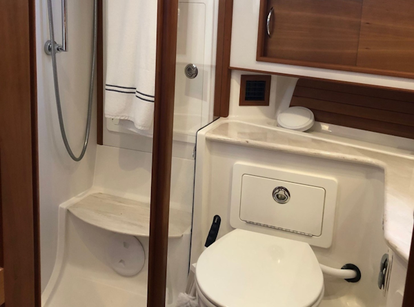 Sabre-Salon Express 2019-Rowe Boat Ponte Vedra Beach-Florida-United States-VIP Head and Shower-1808738