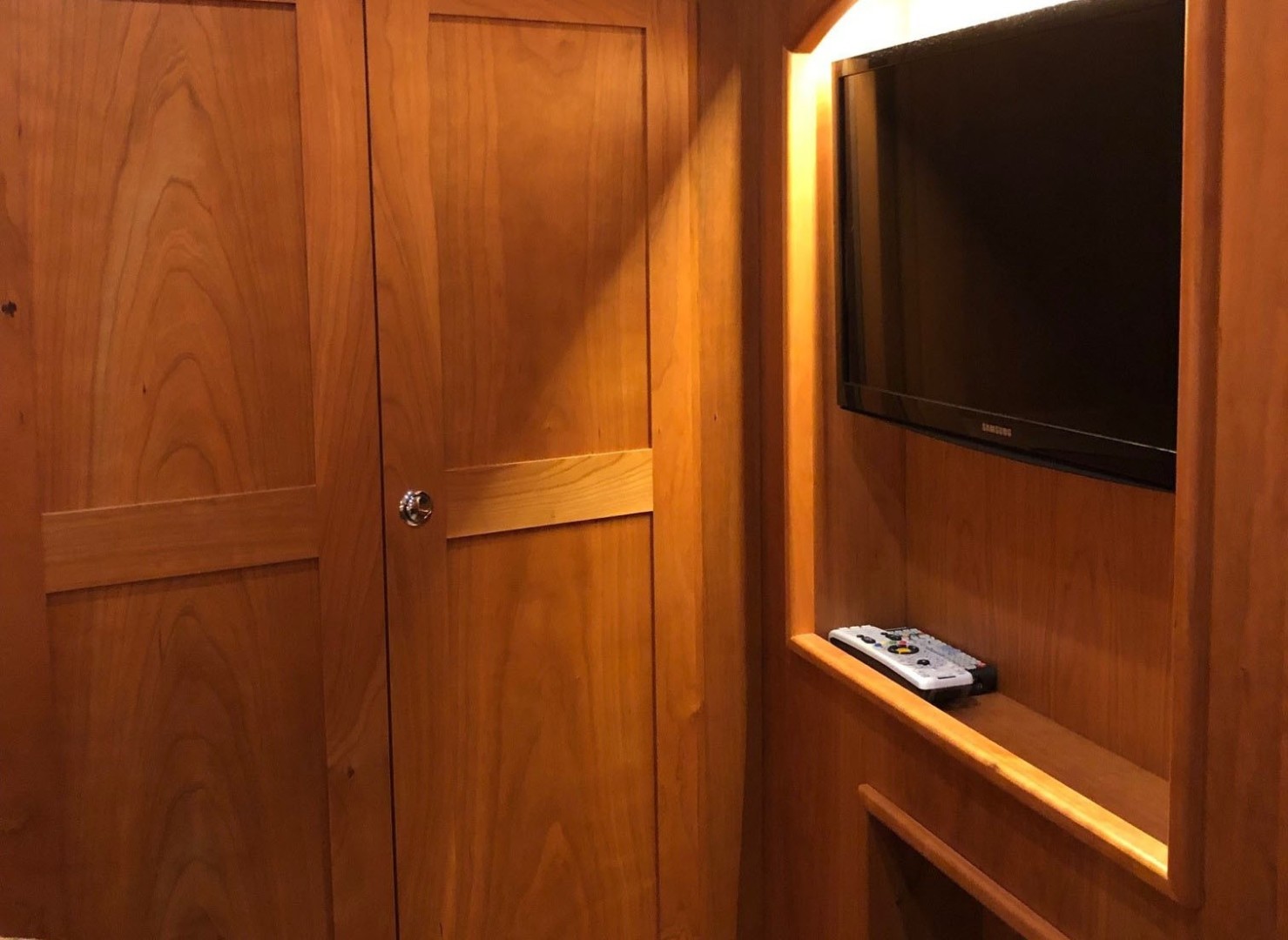Sabre-Salon Express 2019-Rowe Boat Ponte Vedra Beach-Florida-United States-(2) Hanging Cedar Lined Closets  Samsung TV-1808737 | Thumbnail