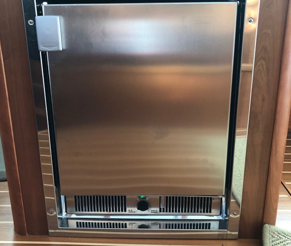 Sabre-Salon Express 2019-Rowe Boat Ponte Vedra Beach-Florida-United States-Salon  Vitrifrigo Ice Maker-1808721