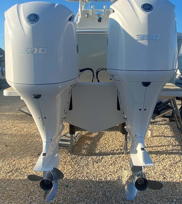 Regulator-31CC 2018 -Islamorada-Florida-United States-Yamaha 300s with 40 Hours-1809651