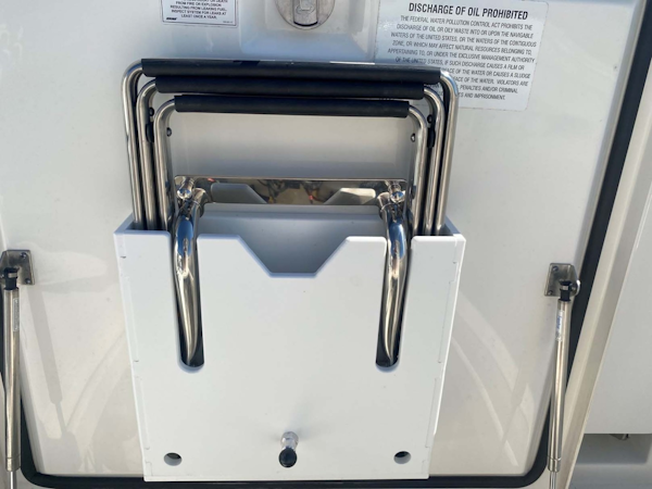Regulator-31CC 2018 -Islamorada-Florida-United States-Removable Folding Ladder Stored-1809648