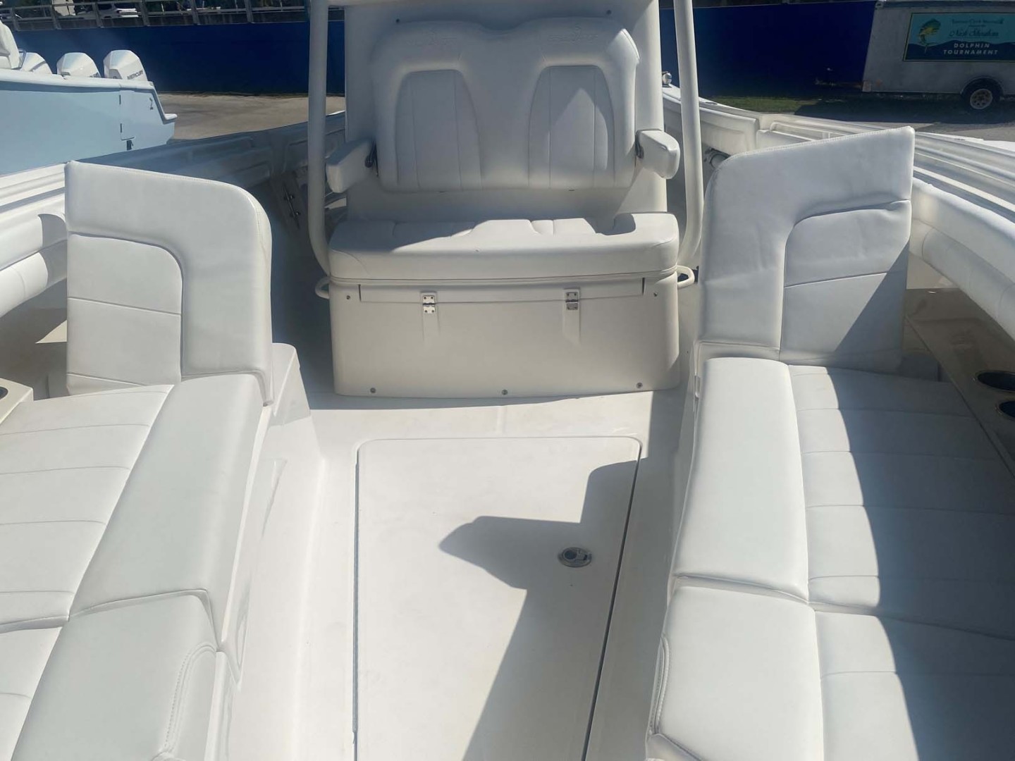 Regulator-31CC 2018 -Islamorada-Florida-United States-Forward Seating with Flip-Up Backrests-1809623 | Thumbnail