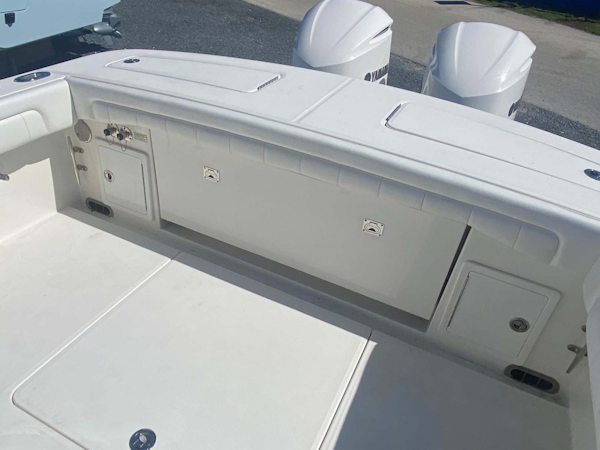 Regulator-31CC 2018 -Islamorada-Florida-United States-Cockpit with Storage and Outboards-1809642