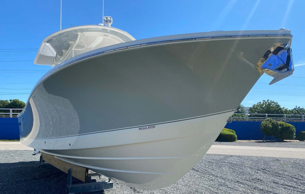 Regulator-31CC 2018 -Islamorada-Florida-United States-Bow View on the Hard-1809619