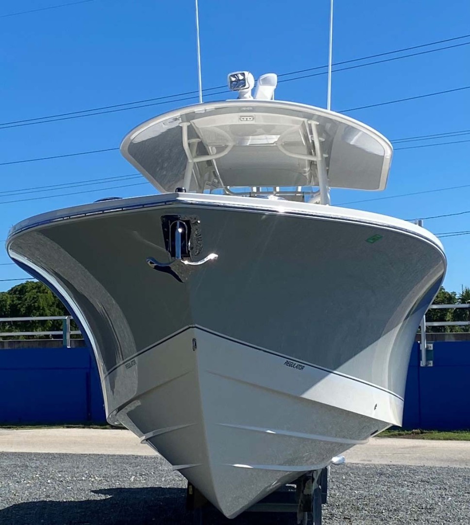 Regulator-31CC 2018 -Islamorada-Florida-United States-Bow View on the Hard-1809620 | Thumbnail