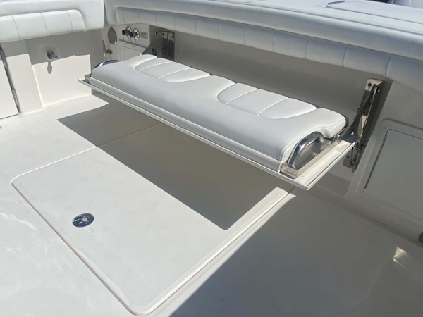 Regulator-31CC 2018 -Islamorada-Florida-United States-Integrated Flush Folding Transom Seat-1809645