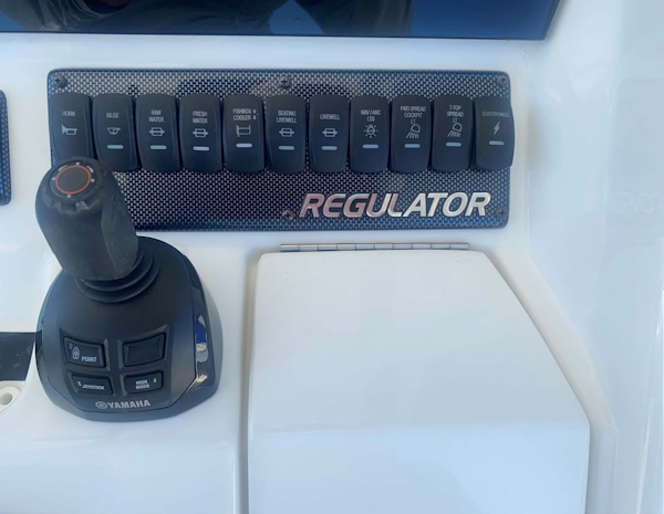 Regulator-31CC 2018 -Islamorada-Florida-United States-Switches and Joystick Controls-1809635